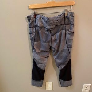 Athleta Capri leggings